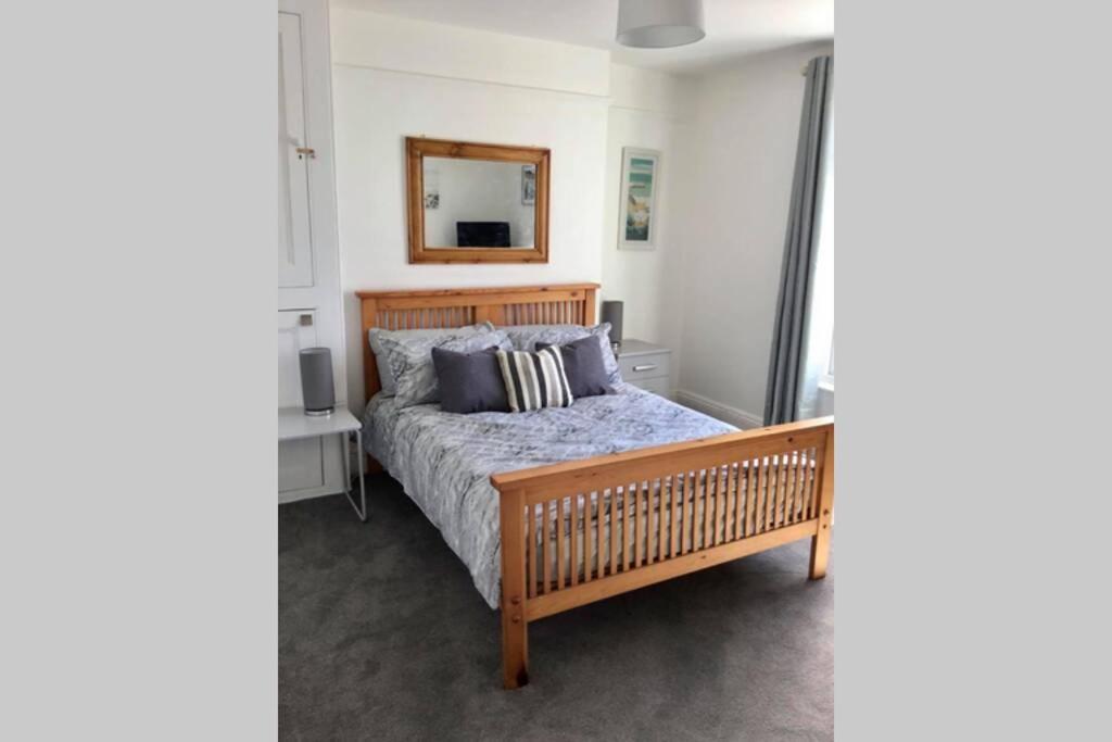 Large 5 Bed 3 Bath House 300 Meters From Beach And Restaurants Newquay  Exterior photo